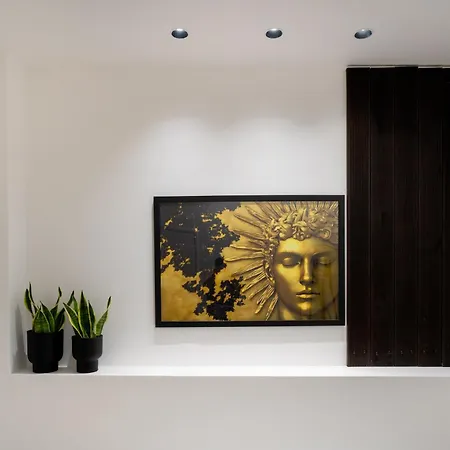 Magnus Apollo Apartment